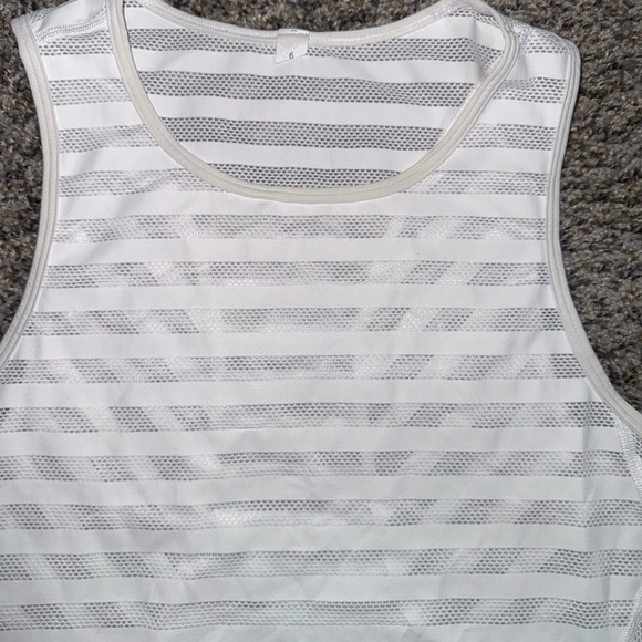 Lululemon Off and Running Tank size 6 - Picture 8 of 9